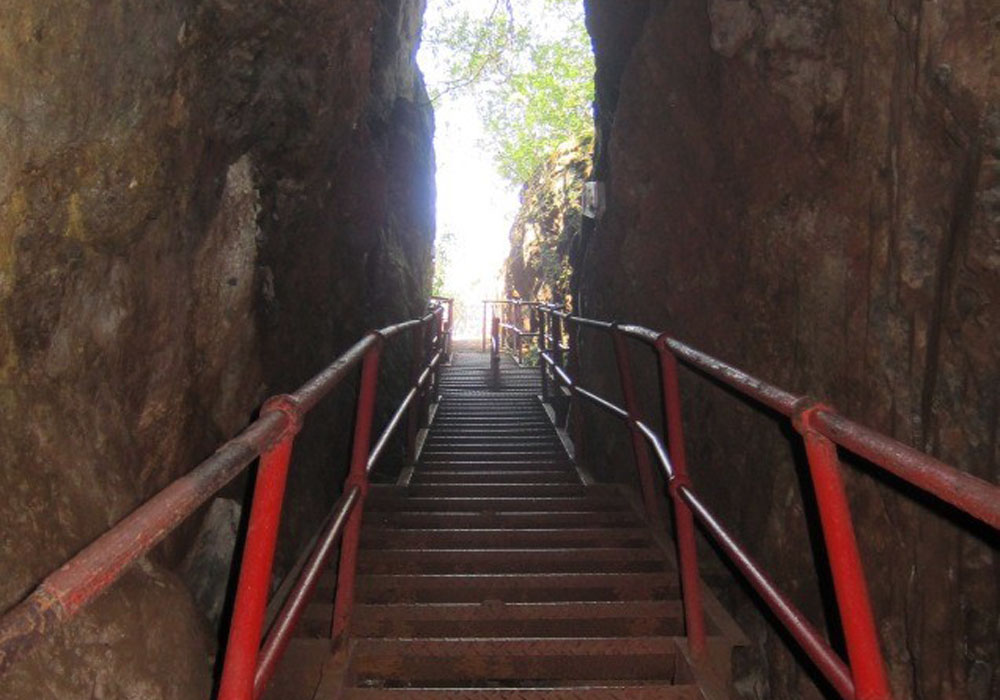 bothongo wonder cave markasin tours 02