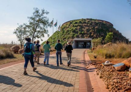 cradle of humankind museum markasine tours 01